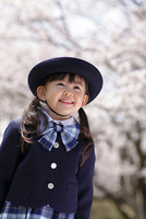 制服姿の幼稚園児の女の子 の画像素材 写真素材ならイメージナビ