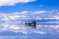 ミラーレイク ウユニ塩湖の絶景 の画像素材 写真素材ならイメージナビ