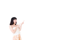 横を向いて祈るポーズをする女性 の画像素材 写真素材ならイメージナビ